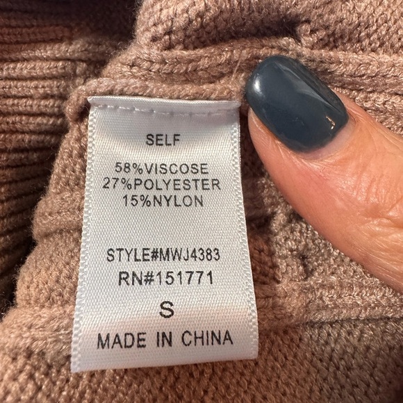 Altar’d State Women's Mocha Cable Knit Cropped Sweater NWT - Picture 9 of 10